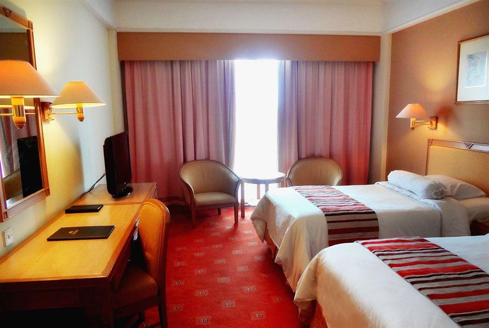 Tiara Medan Hotel & Convention Center Екстериор снимка