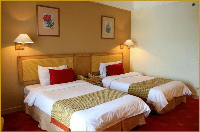Tiara Medan Hotel & Convention Center Екстериор снимка