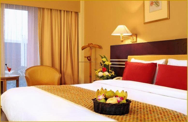 Tiara Medan Hotel & Convention Center Екстериор снимка