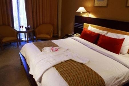 Tiara Medan Hotel & Convention Center Екстериор снимка